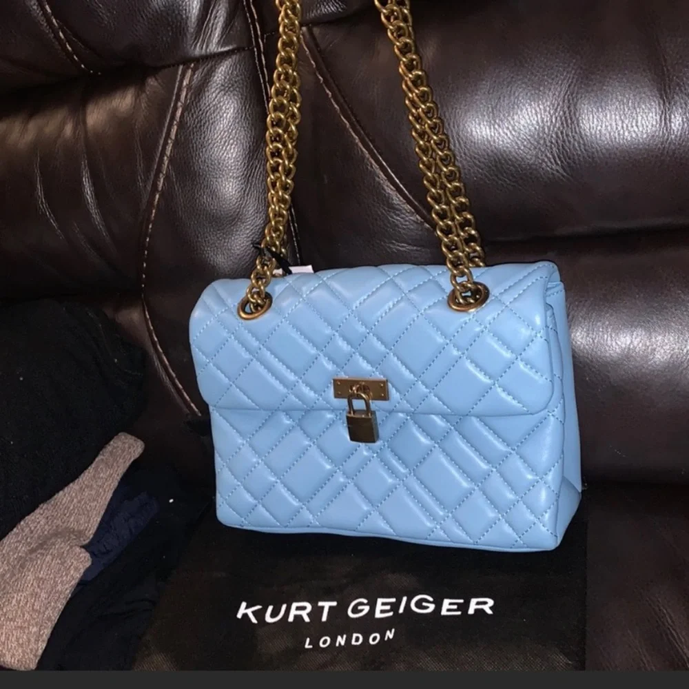 NWT Kurt Geiger London brixton lock a quilted leather adjustable shoulderstrap